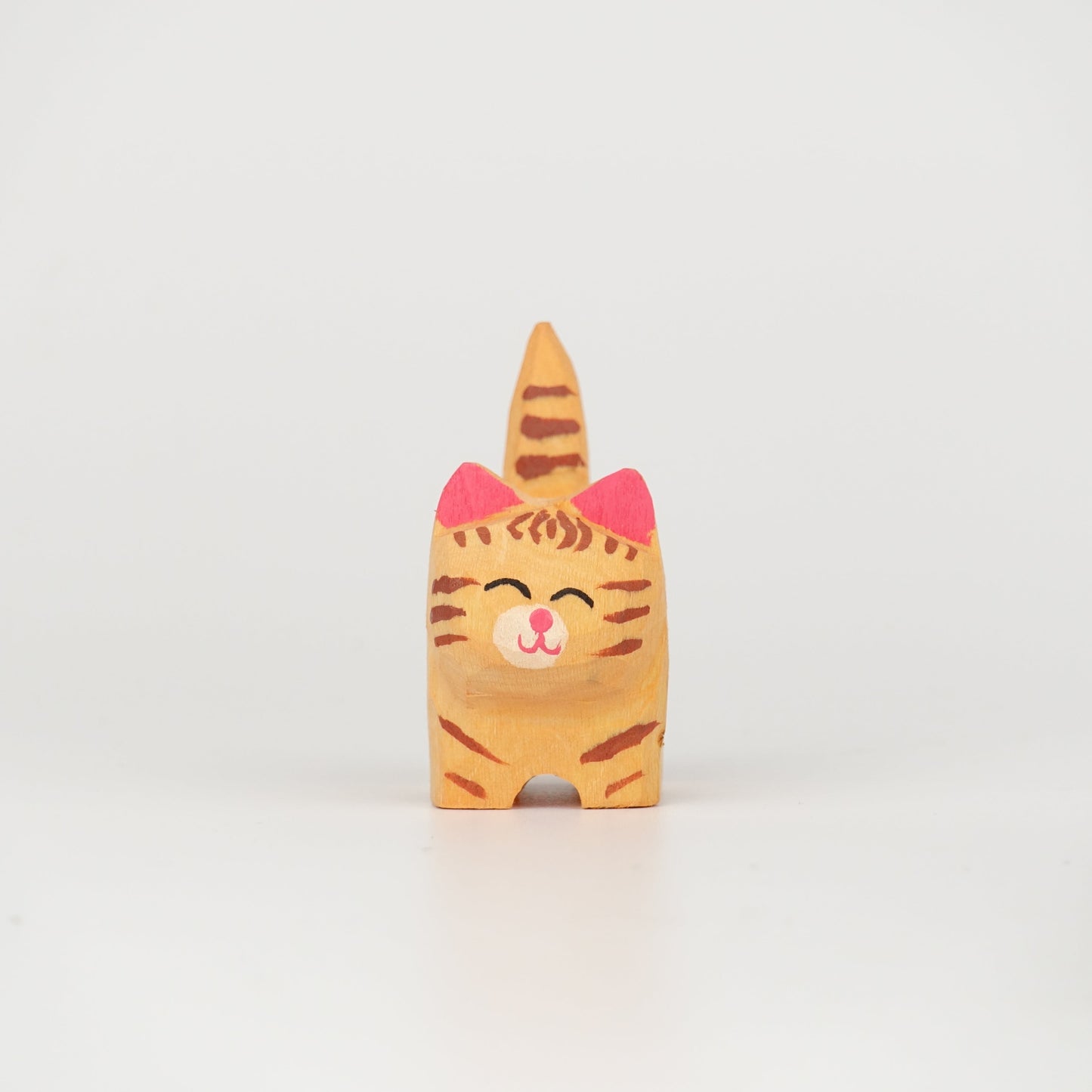 木雕橙色虎紋貓